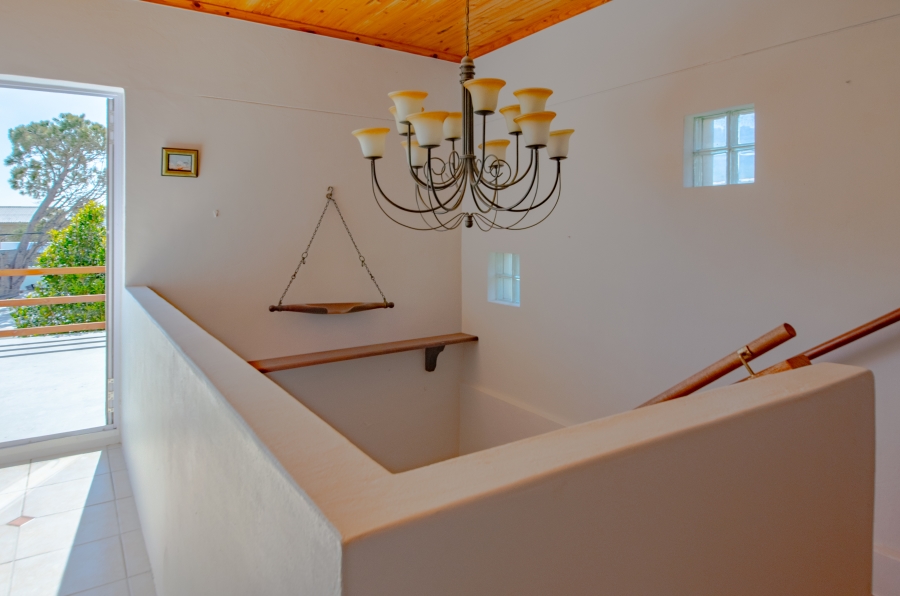 4 Bedroom Property for Sale in Pringle Bay Western Cape